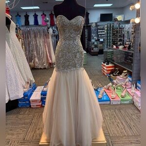 TIFFANY 46052 SZ-4  IVORY MERMAID PROM DRESS PAGEANT FORMAL SPECIAL OCCASION